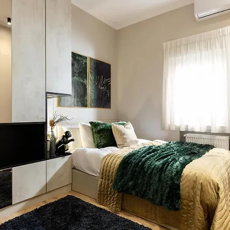 Qult - Monkey Business Apartment Bucharest