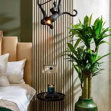 Qult - Monkey Business