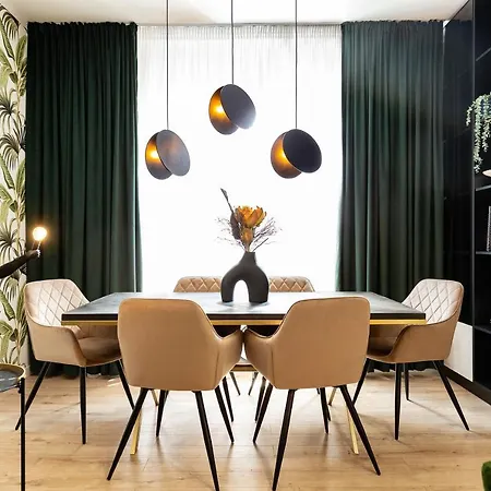 Qult - Monkey Business Apartment Bucharest