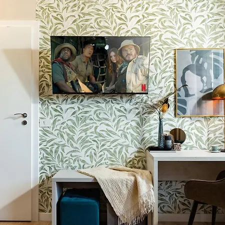 Qult - Monkey Business