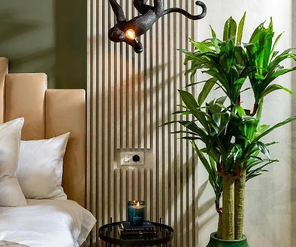 Qult - Monkey Business