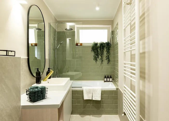 Qult - Monkey Business